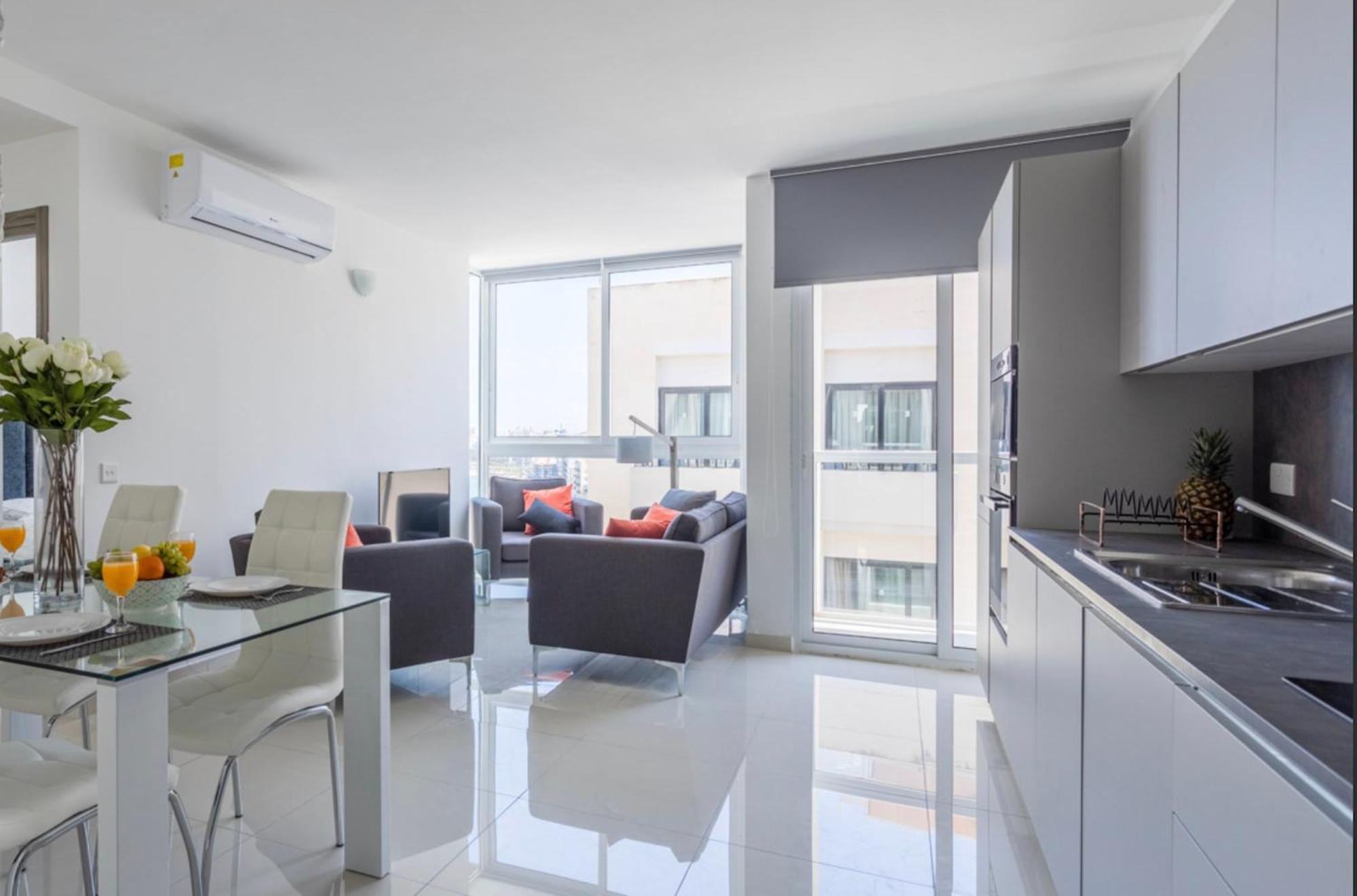 Saint Julian - Lovely Apartment With Terrace - Cityapartmentstay Saint Julian's Exterior photo